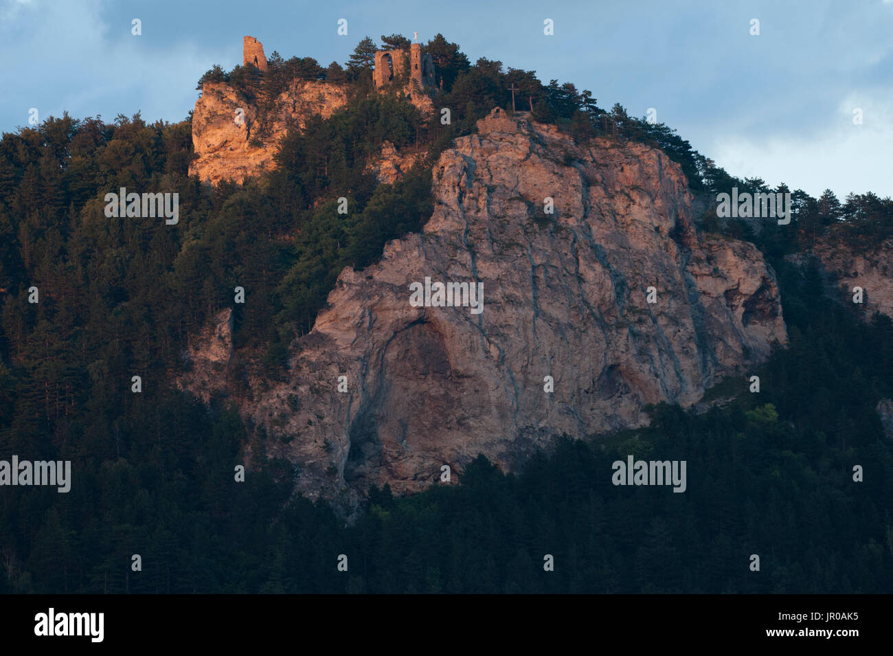 Ruins of a Castle on a Rockface in Nature Park Seebenstein Turkensturz in Gleissenfeld, Austria. 29 July 2016 © Wojciech Strozyk / Alamy Stock Photo Stock Photo