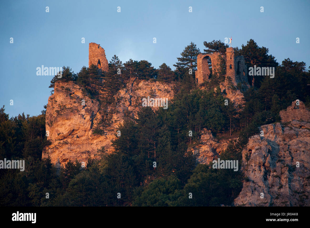 Ruins of a Castle on a Rockface in Nature Park Seebenstein Turkensturz in Gleissenfeld, Austria. 29 July 2016 © Wojciech Strozyk / Alamy Stock Photo * Stock Photo