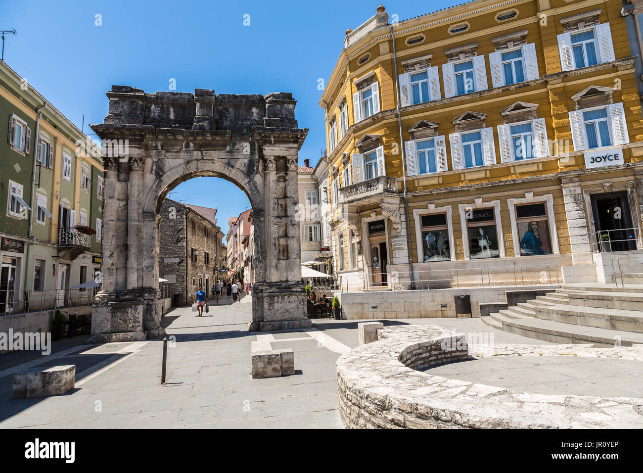 Pula, Croatia downtown architecture Stock Photo - Alamy