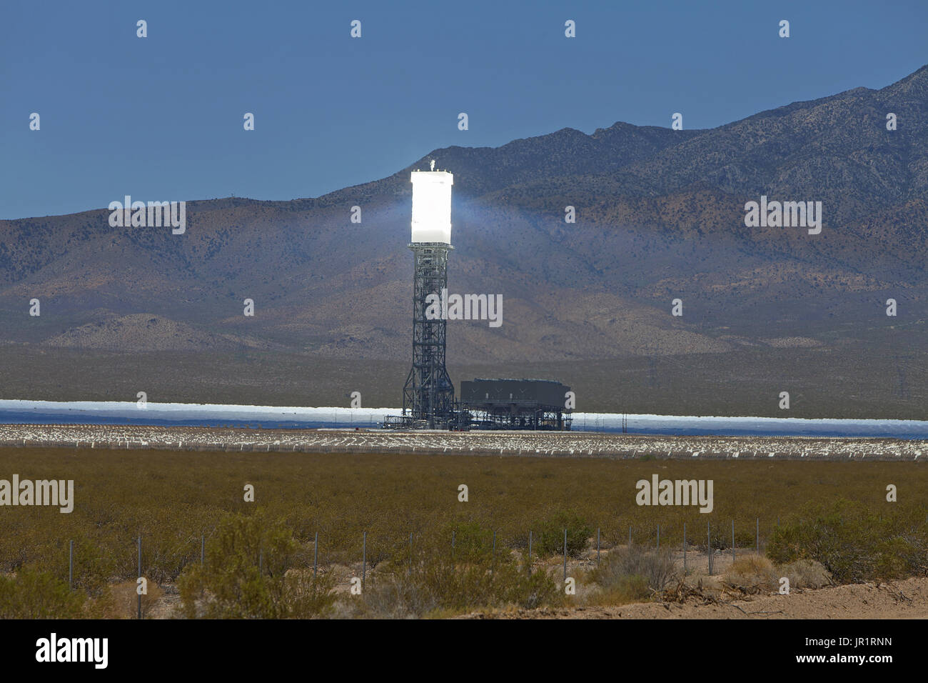Boiler tower(s) at Ivanpah Solar Electric Generating System. A concentrated solar thermal plant in the Mojave Desert, California. Stock Photo