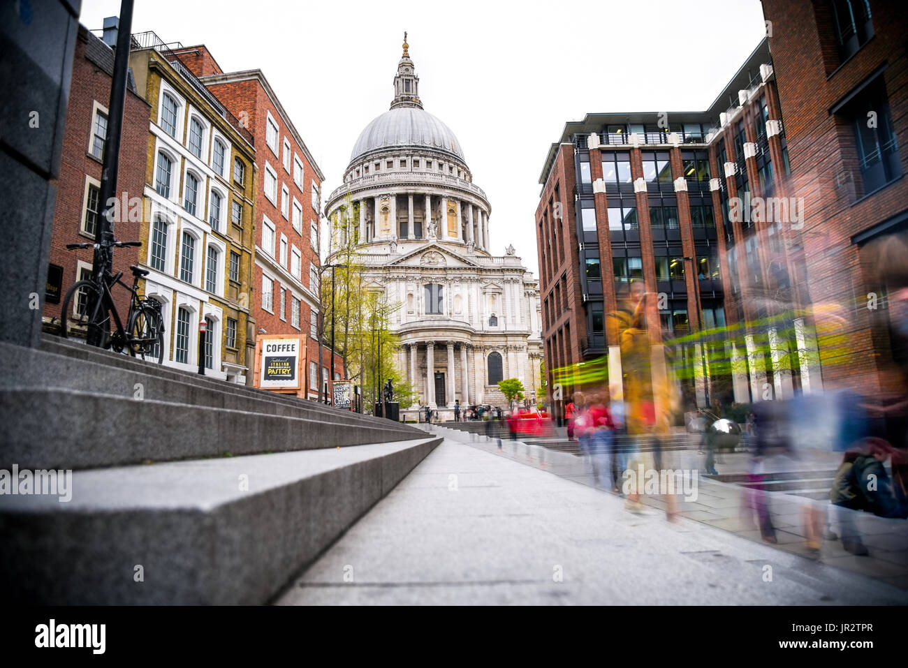 Long exposure crowds in hi res stock photography and images Alamy Long exposure crowds in hi res stock photography and images Alamy