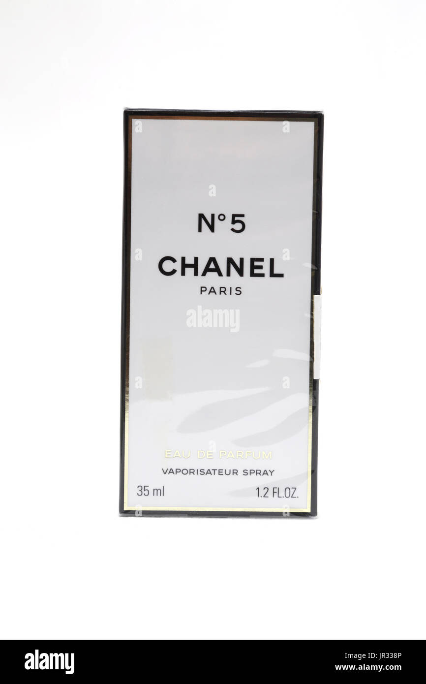 Chanel bottle perfume hi-res stock photography and images - Alamy