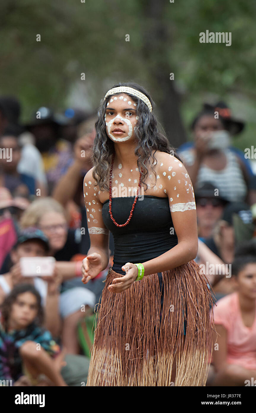Australian aboriginals woman hi-res stock photography and images - Alamy