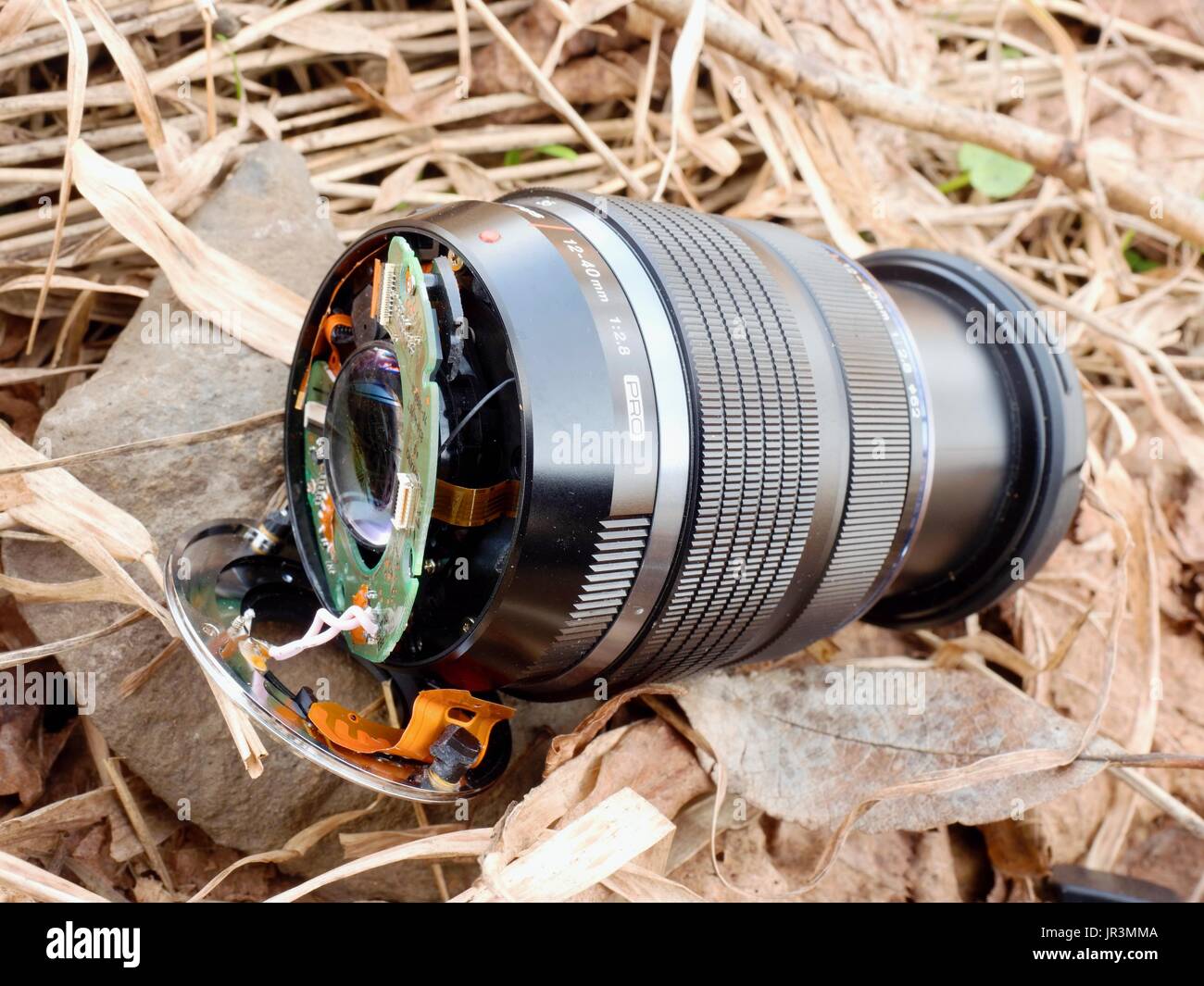 Broken Camera Lens Stock Photos & Broken Camera Lens Stock Images Alamy