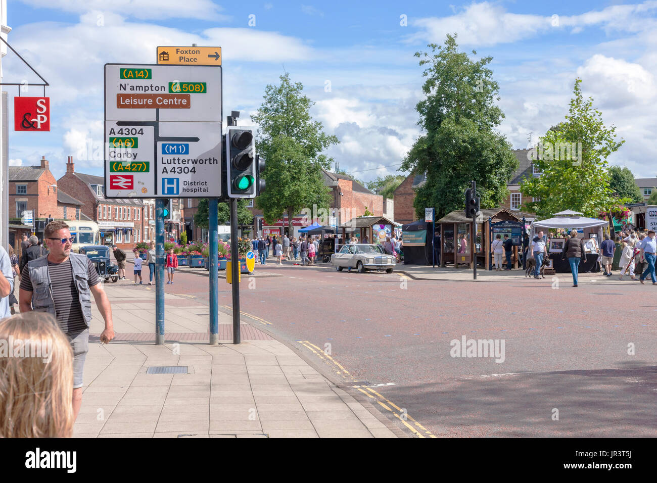Vintage automotive signs hires stock photography and images Alamy