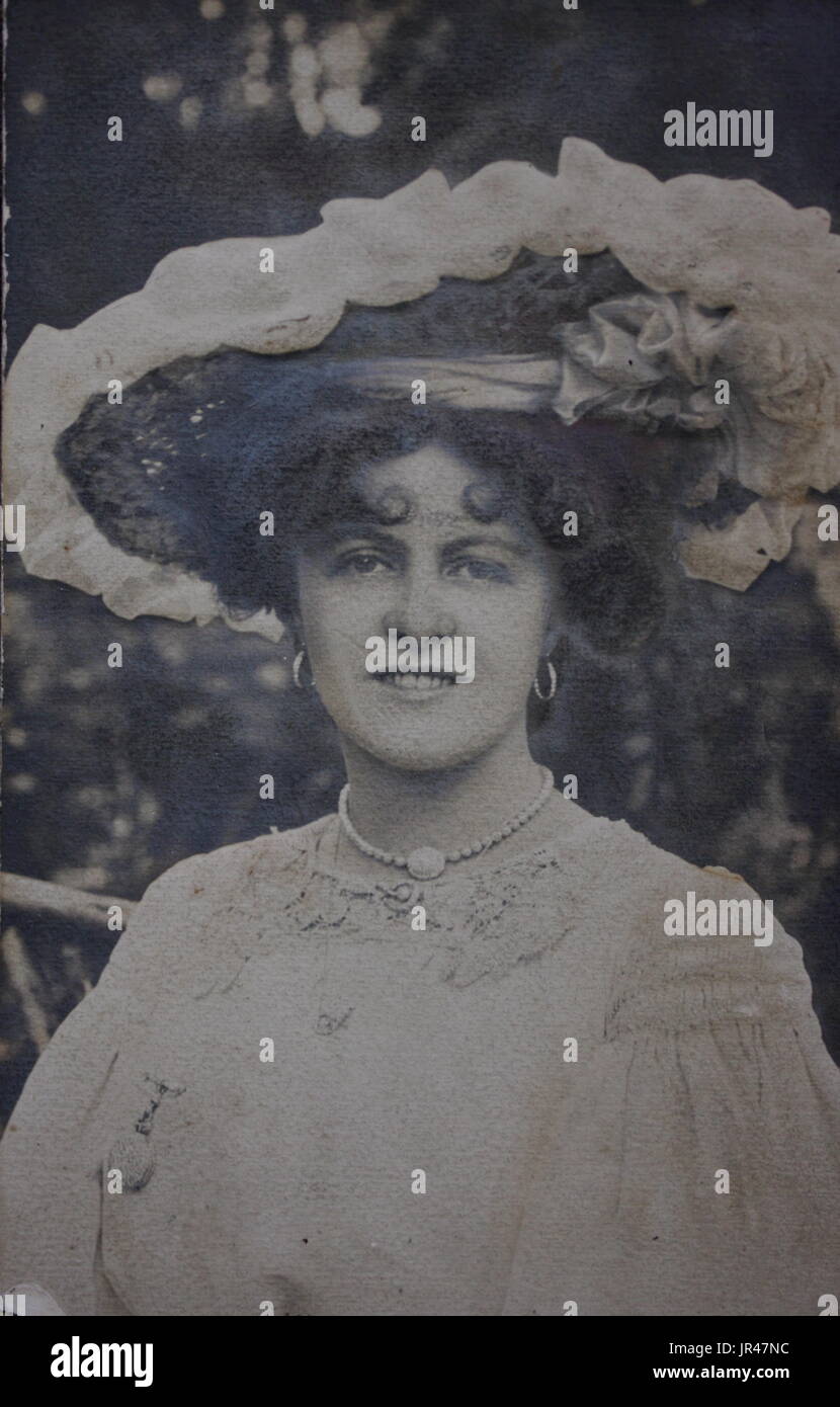 Miss Marie Studholme Edwardian Actress Stock Photo Alamy