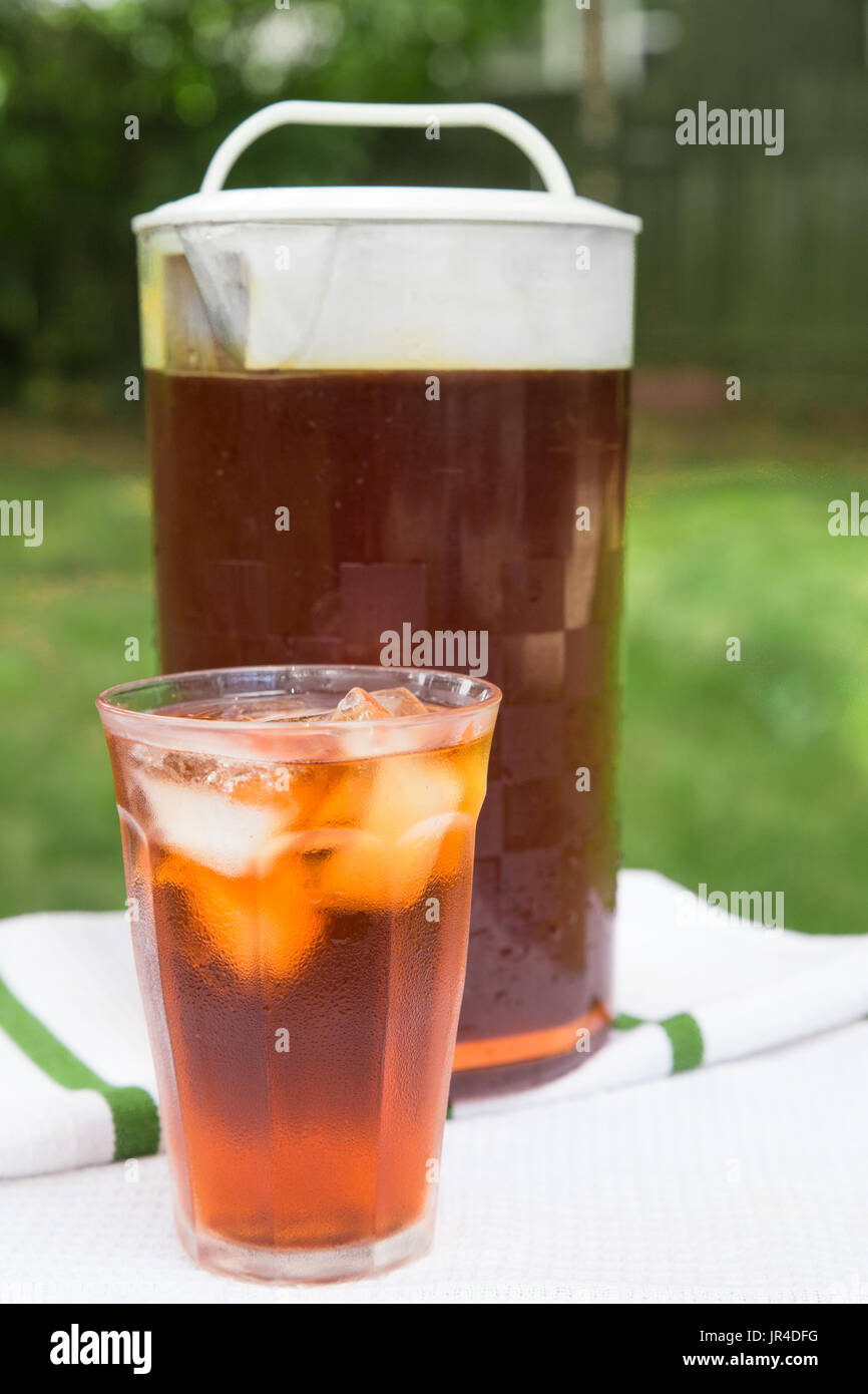 Iced tea pitcher hi-res stock photography and images - Alamy
