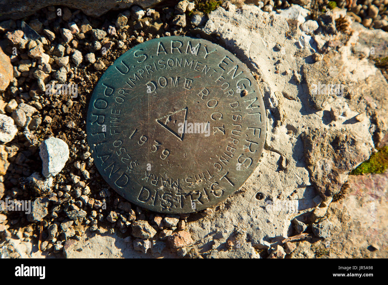 Elevation marker on Dome Rock along Dome Rock Trail, Willamette