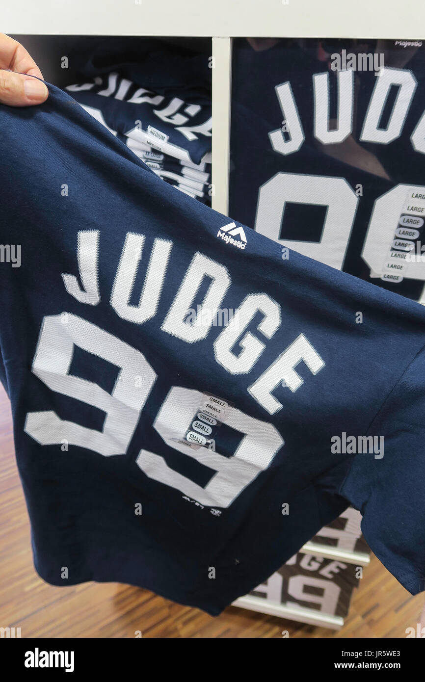 aaron judge jersey modells