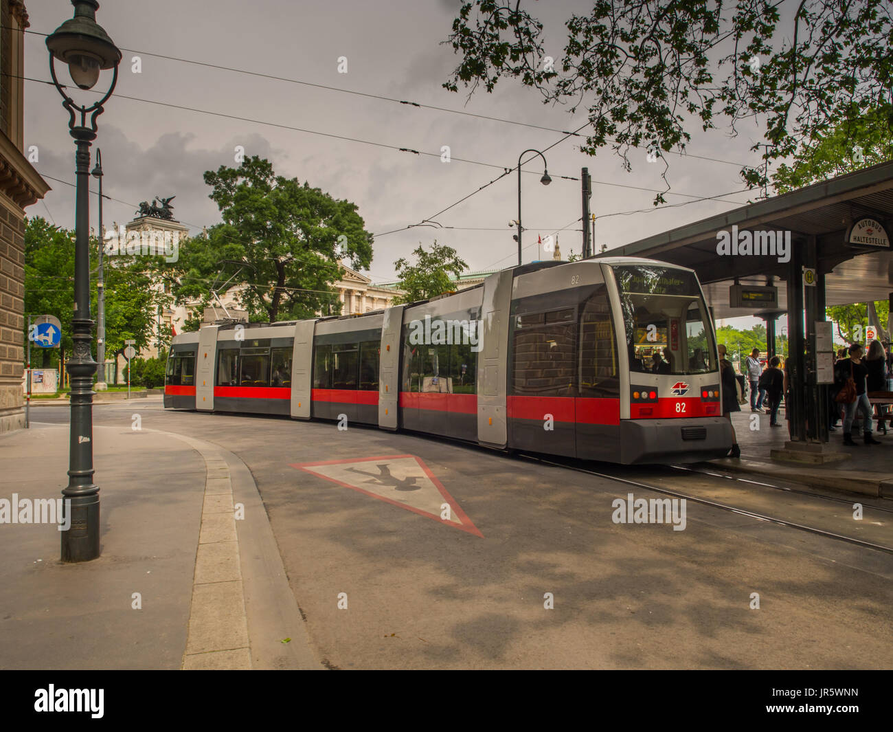 Leopold gratz platz hires stock photography and images Alamy