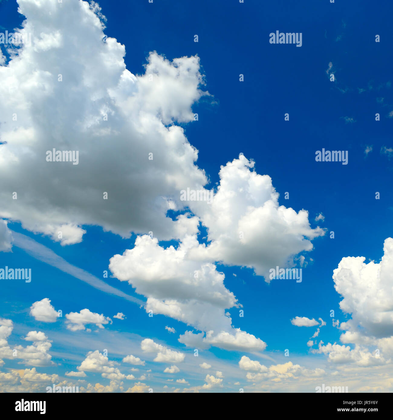 Blue sky with high cloud hi-res stock photography and images - Alamy