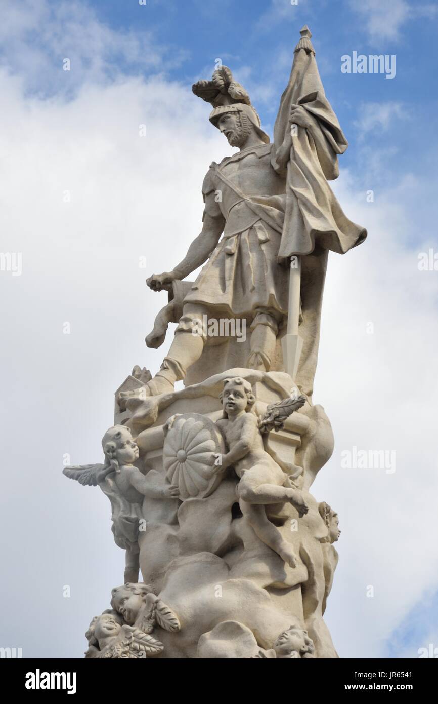 Statue of warrior hi-res stock photography and images - Alamy