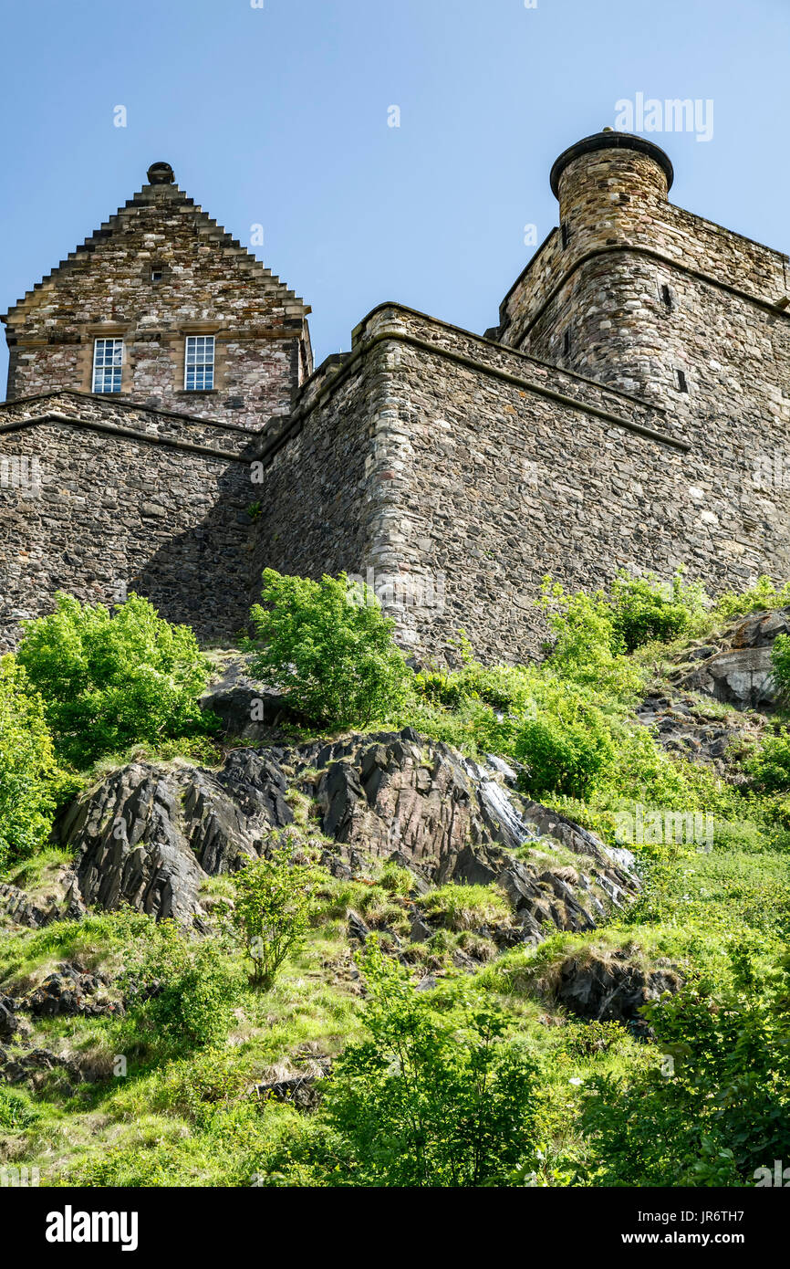 Ramparts edinburgh castle hi-res stock photography and images - Alamy