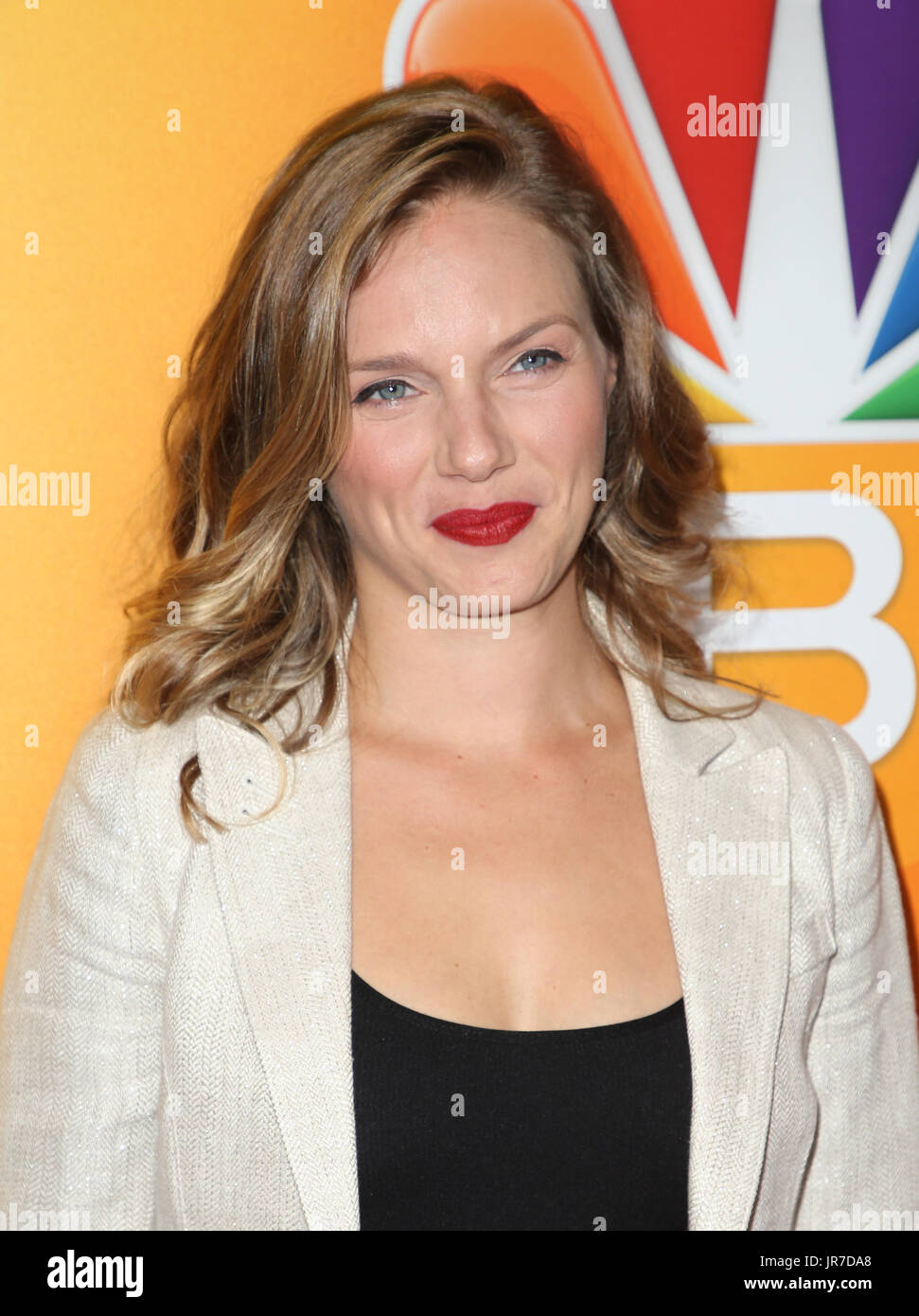 Tracy spiridakos hi-res stock photography and images - Alamy