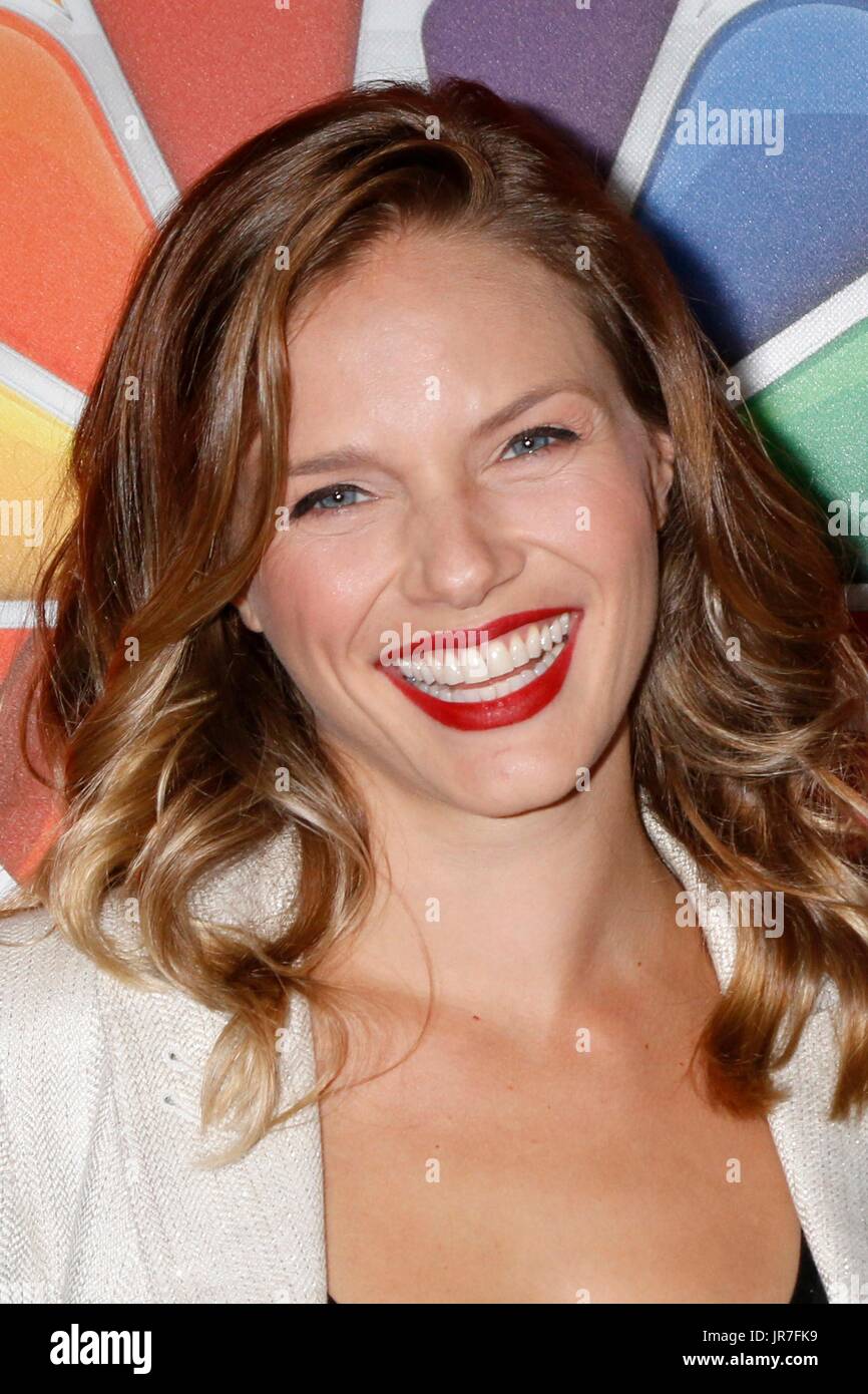 Tracy spiridakos hi-res stock photography and images - Alamy
