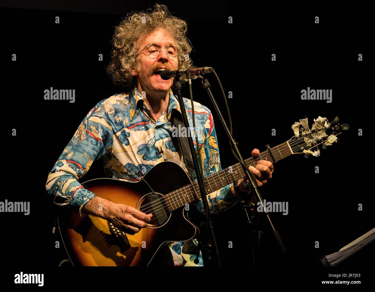 Edinburgh, UK. 4th Aug, 2017. Artist, musician and Turner Prize-winner Martin Creed presents a nonconformist evening of words, music and more at  the 2017 Edinburgh International Festival. Credit: Rich Dyson/Alamy Live News Stock Photo