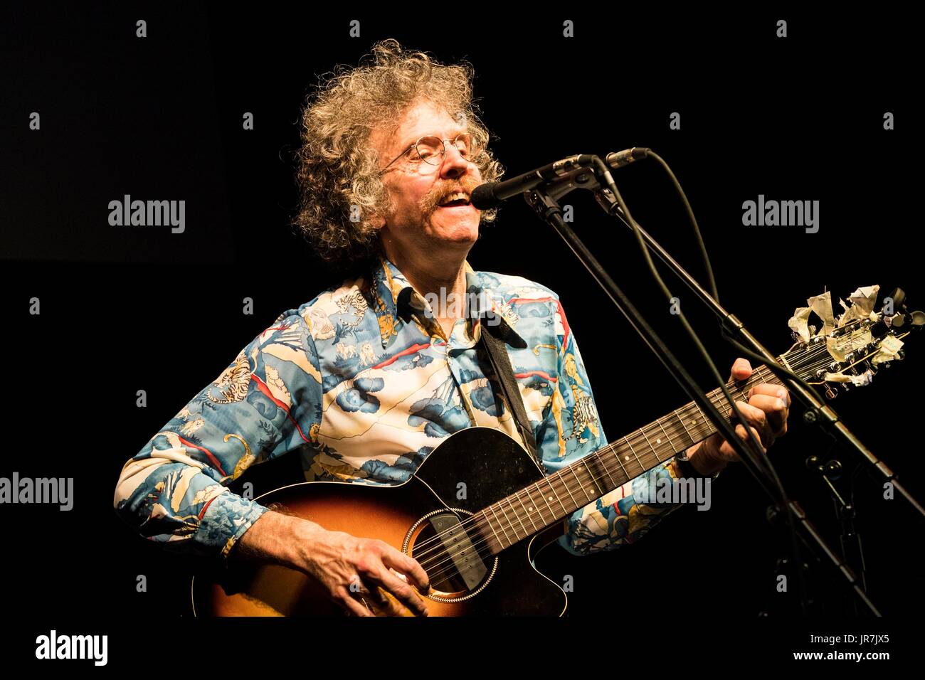 Edinburgh, UK. 4th Aug, 2017. Artist, musician and Turner Prize-winner Martin Creed presents a nonconformist evening of words, music and more at  the 2017 Edinburgh International Festival. Credit: Rich Dyson/Alamy Live News Stock Photo