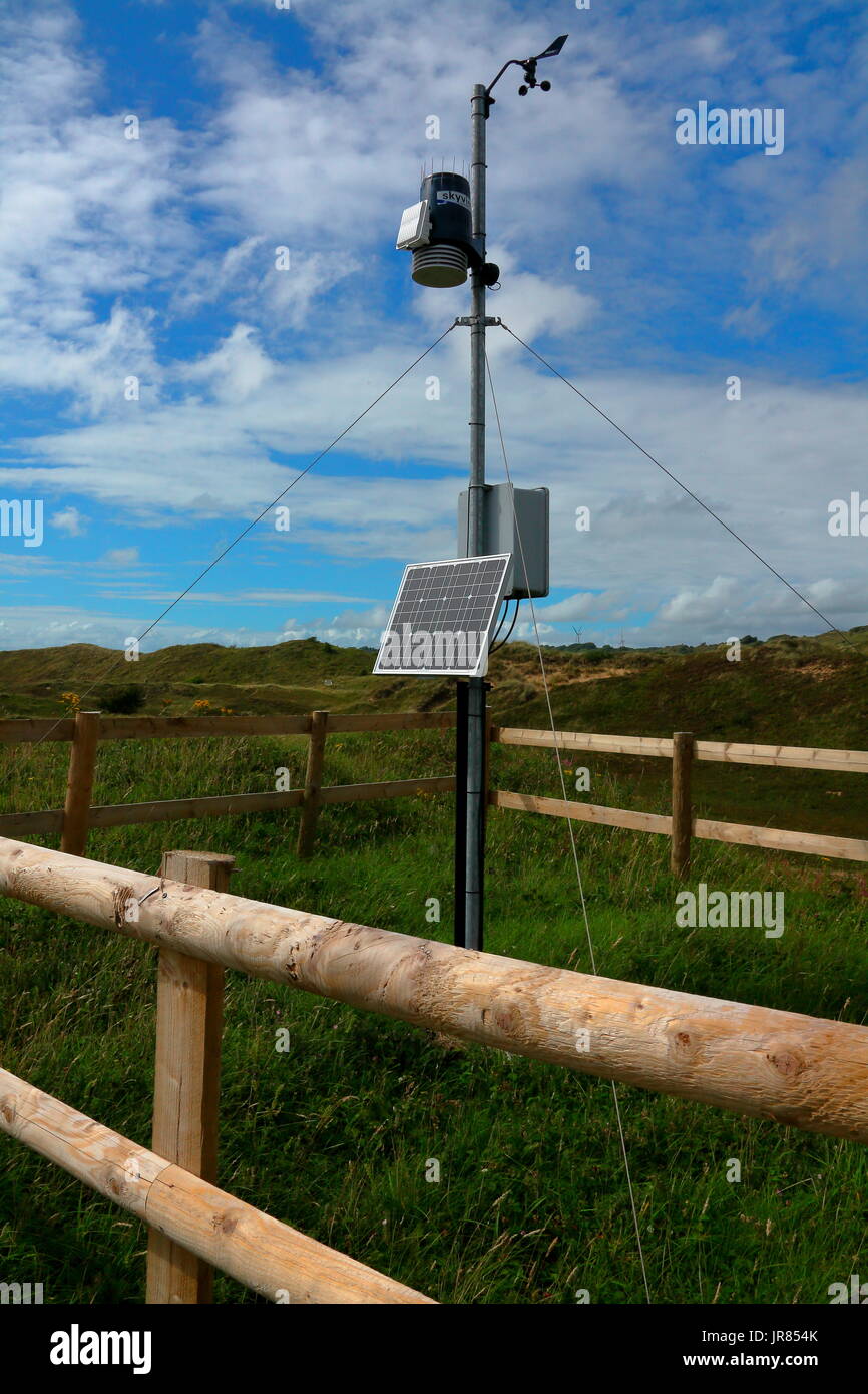 Automatic weather station hires stock photography and images Alamy