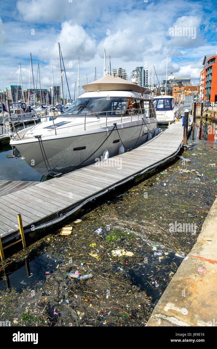 Trash trap hires stock photography and images Alamy