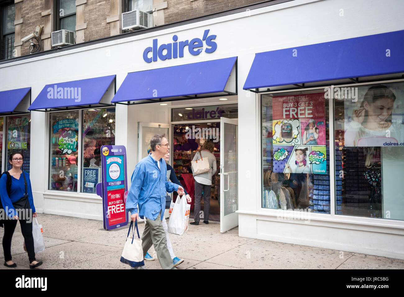 A Claire's Store in the Upper west Side neighborhood in New York on Saturday, July 29, 2017. The retailer, owned by Apollo Global Management, is among the many that have been hit with the perfect storm of online shopping and teens spending their money on electronics. (© Richard B. Levine) Stock Photo