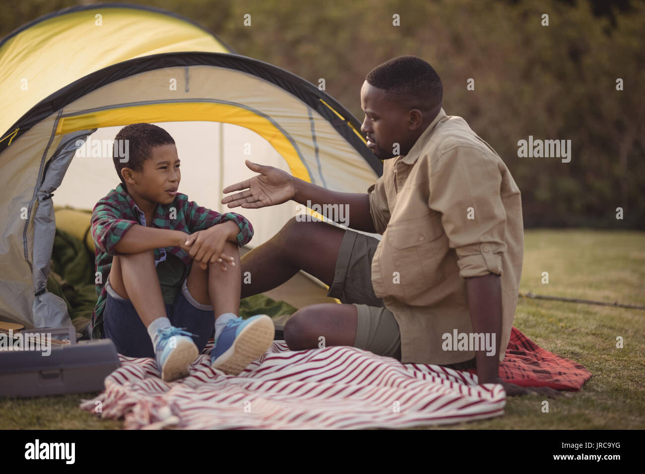 Father consoling his son hi-res stock photography and images - Alamy
