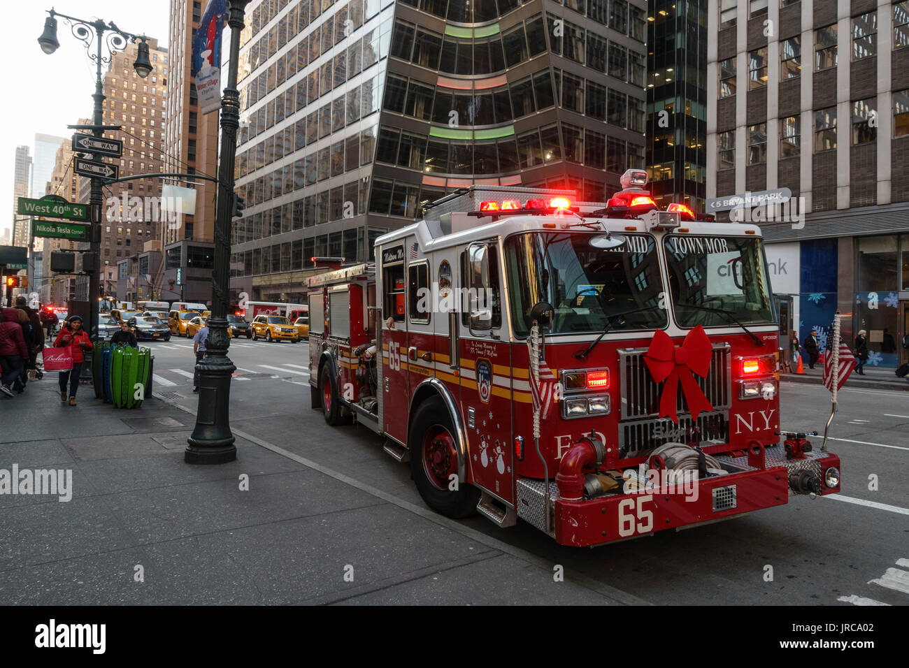 FDNY Bronx Bombers Engine Fire Truck 68 near Yankee Stad…