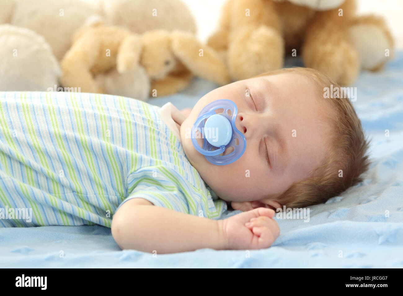 sleeping with pacifier