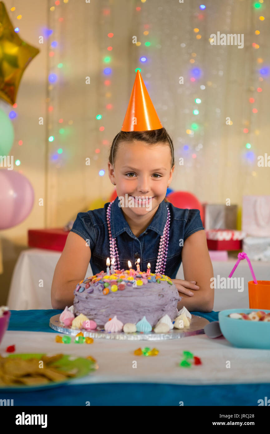 Portrait smiling girl cake hi-res stock photography and images - Alamy