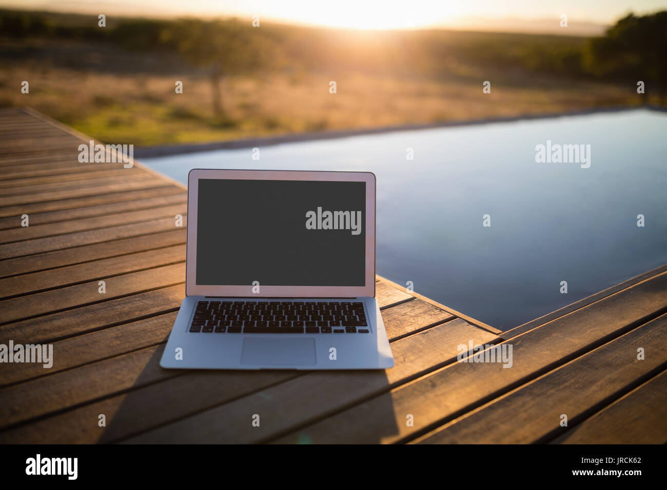 Internet pool laptop hi-res stock photography and images - Alamy