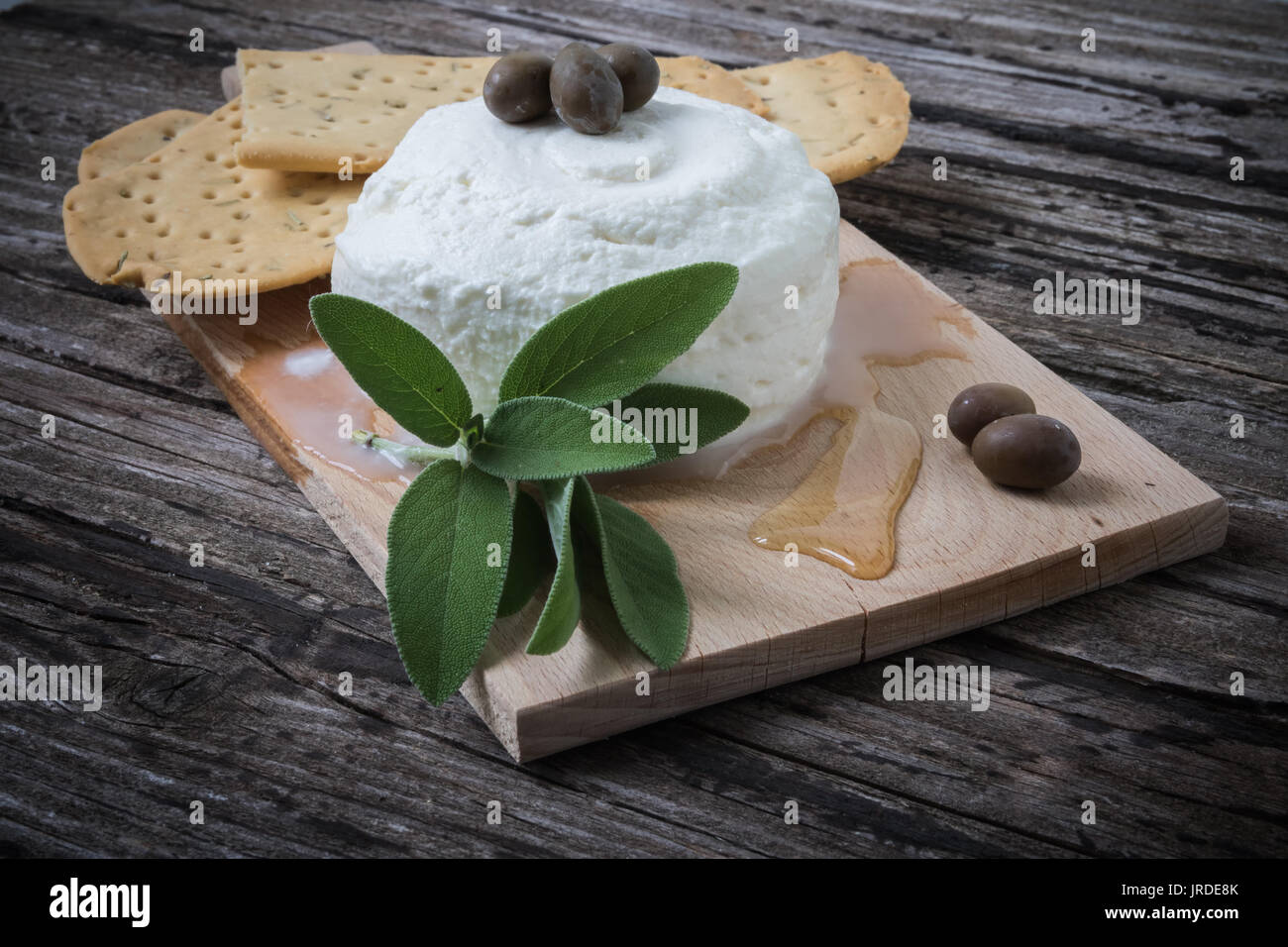 The "prescinseua" is a cheese and has a consistency in half between