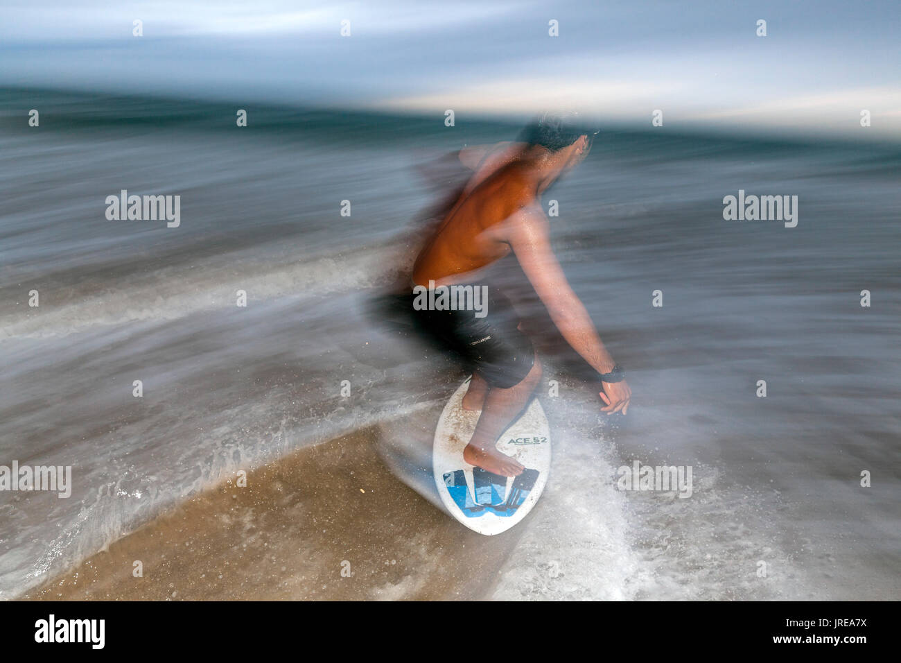 Skimboard hires stock photography and images Alamy