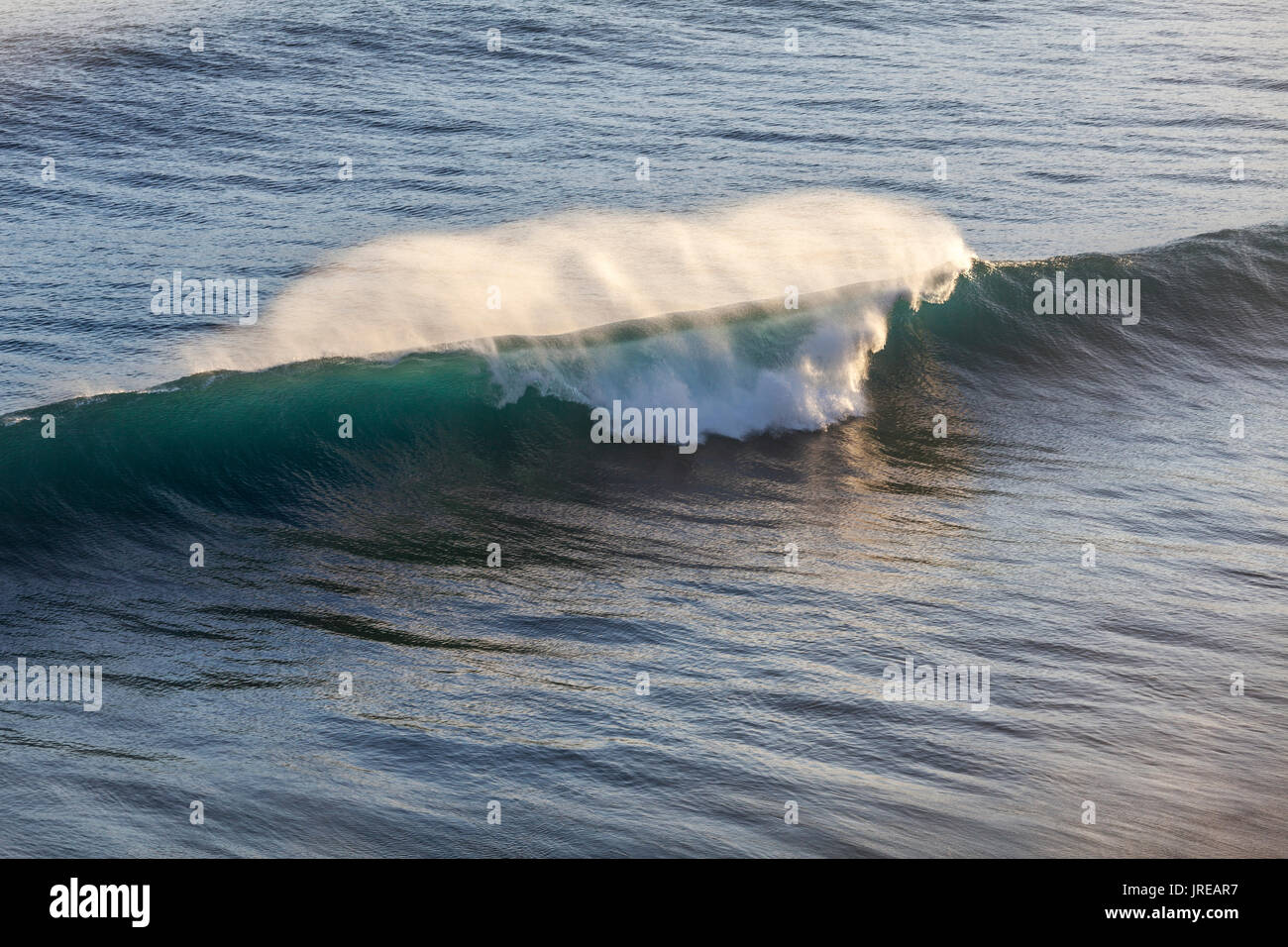 Surf big waves hawaii hi-res stock photography and images - Alamy