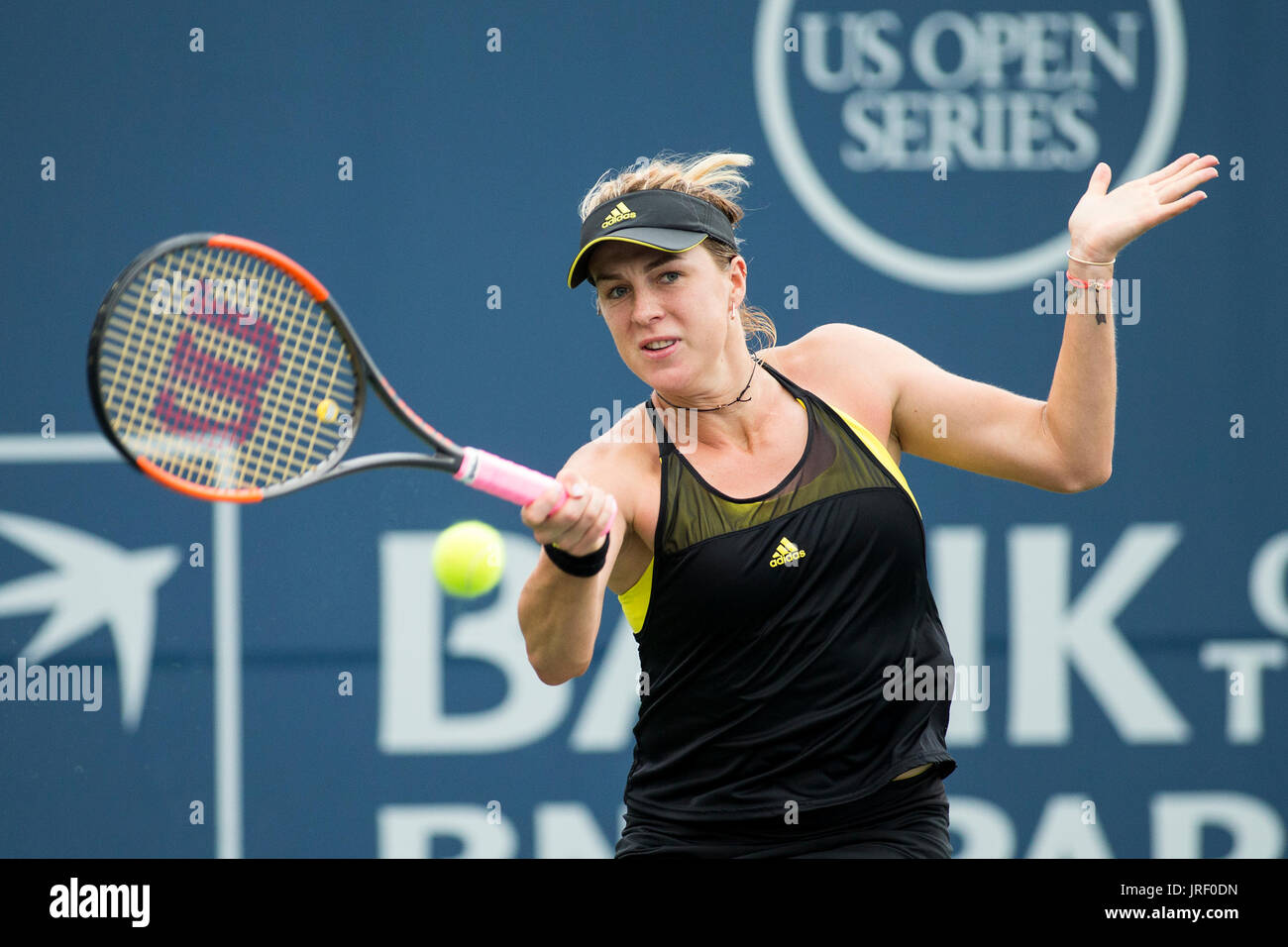 August 04, 2017: Anastasia Pavlyuchenkova (RUS) was defeated by CoCo Vandeweghe (USA) 6-2, 6-3 at the Bank of the West Classic being played at the Taube Tennis Stadium in Stanford, California. © Mal Taam/TennisClix Stock Photo