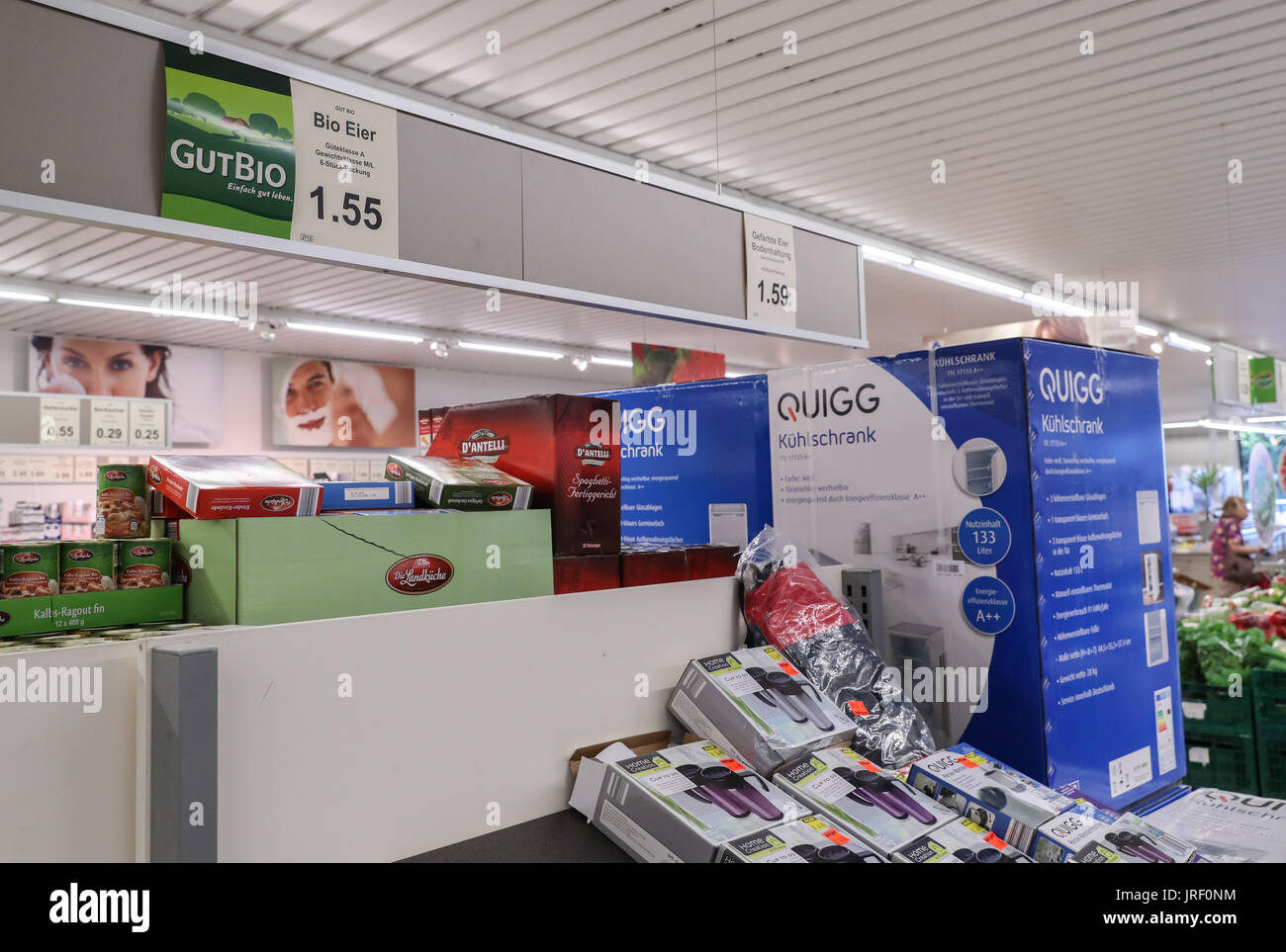 Berlin. 4th Aug, 2017. Photo taken on Aug. 4, 2017 shows a shelf used to sell eggs replaced by other products at an Aldi supermarket in Berlin, capital of Germany. German supermarket chain Aldi has stopped selling eggs in all of its stores due to a possible pesticide contamination, the company announced on Friday. Credit: Shan Yuqi/Xinhua/Alamy Live News Stock Photo