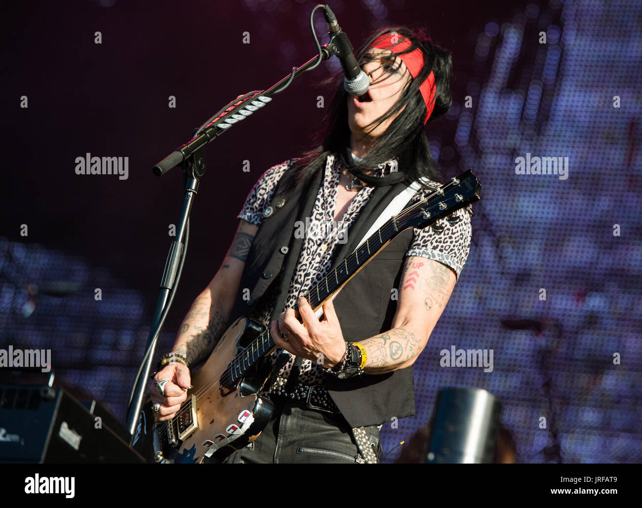 tommy-henriksen-guitar-player-of-us-band-alice-cooper-performing-on