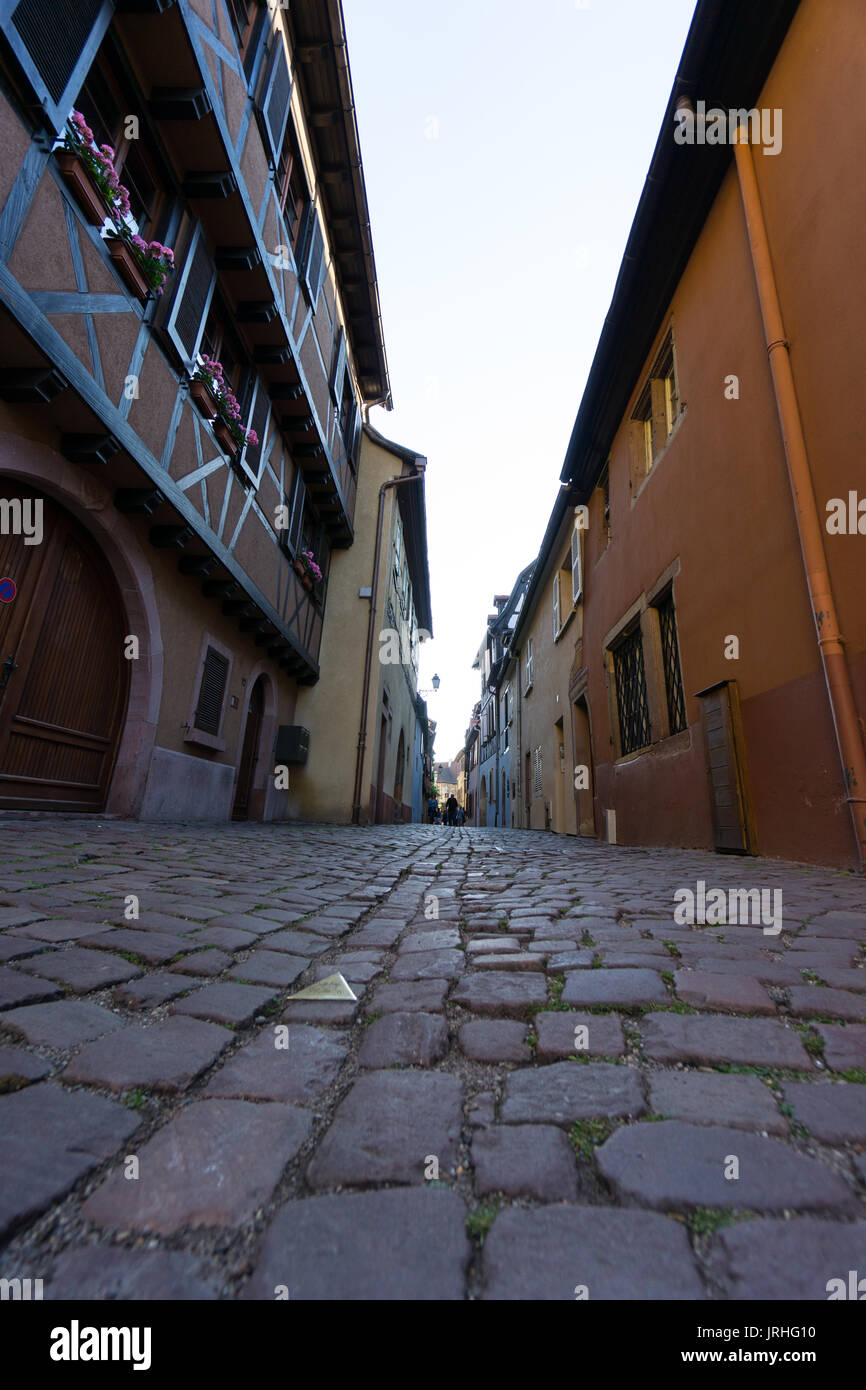 Ancient narrow houses hi-res stock photography and images - Alamy