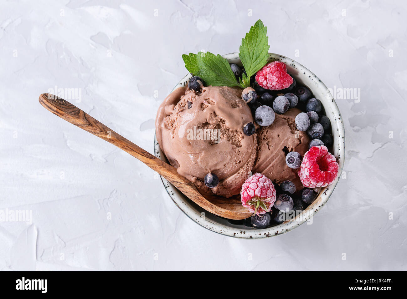 A scoop of home made chocolate ice cream Stock Photo - Alamy