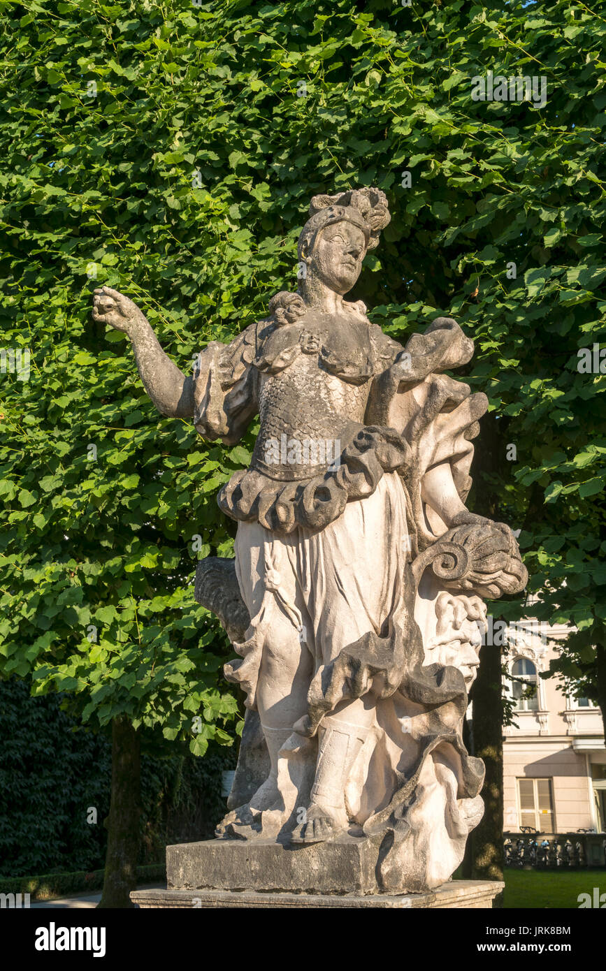 Statue im Mirabellgarten Salzburg, Österreich  |  Mirabell Palace Gardens statue in Salzburg, Austria Stock Photo