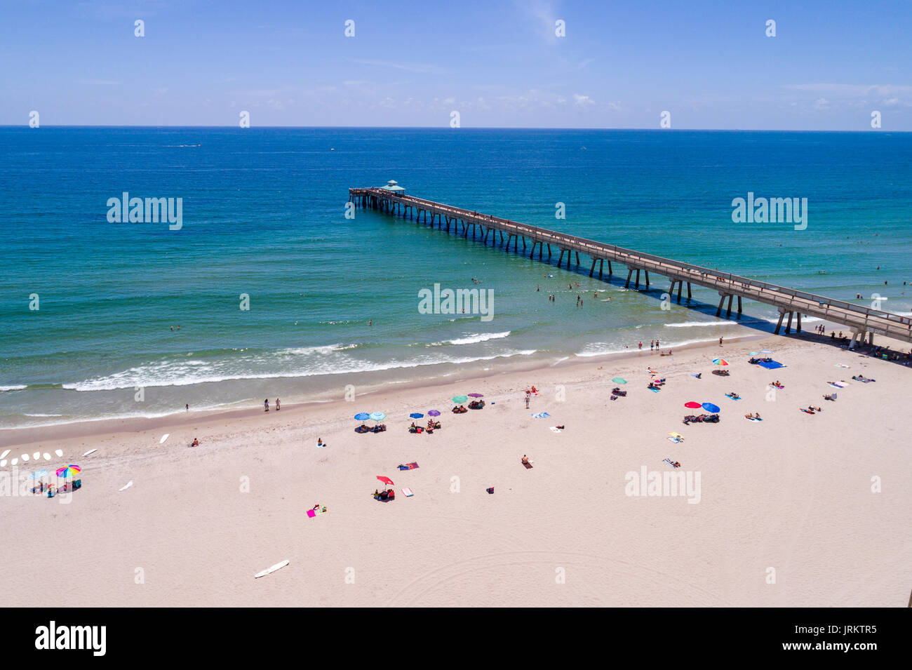 Florida,Deerfield Beach International Fishing Pier,Atlantic Ocean,sand,aerial overhead view,sunbathers,FL170728d11 Stock Photo