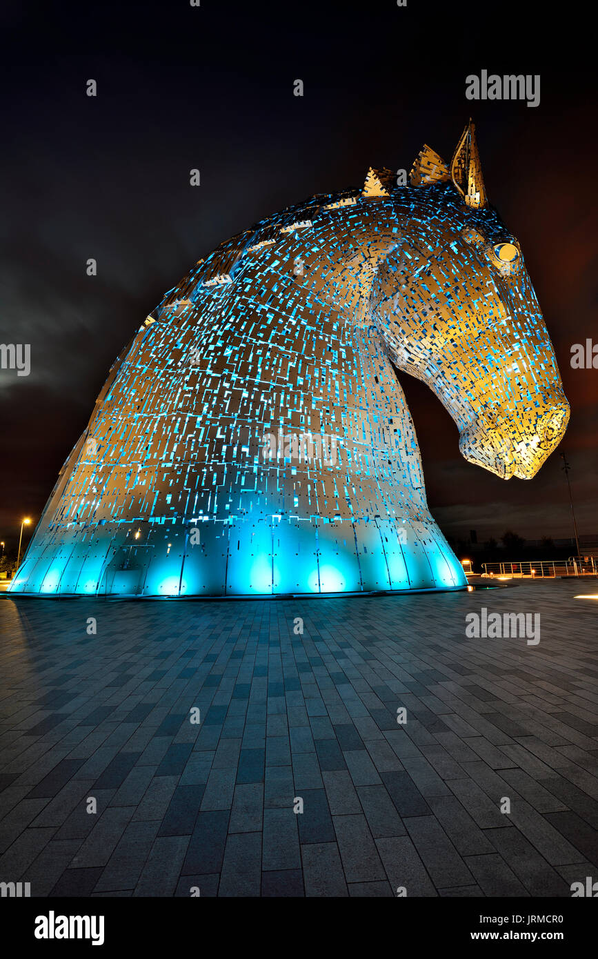 Night view of the kelpies hires stock photography and images Alamy