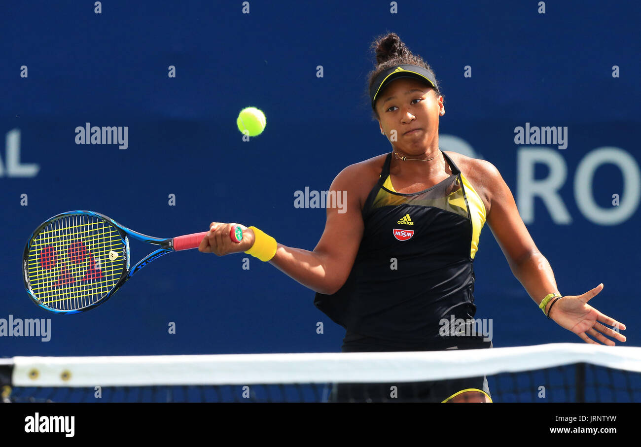 Toronto, Canada. 5th Aug, 2017. Naomi Osaka of Japan returns the ball against Jamie Loeb of the United States during the first round of women's singles qualifying match at the 2017 Rogers Cup in Toronto, Canada, Aug. 5, 2017. Credit: Zou Zheng/Xinhua/Alamy Live News Stock Photo