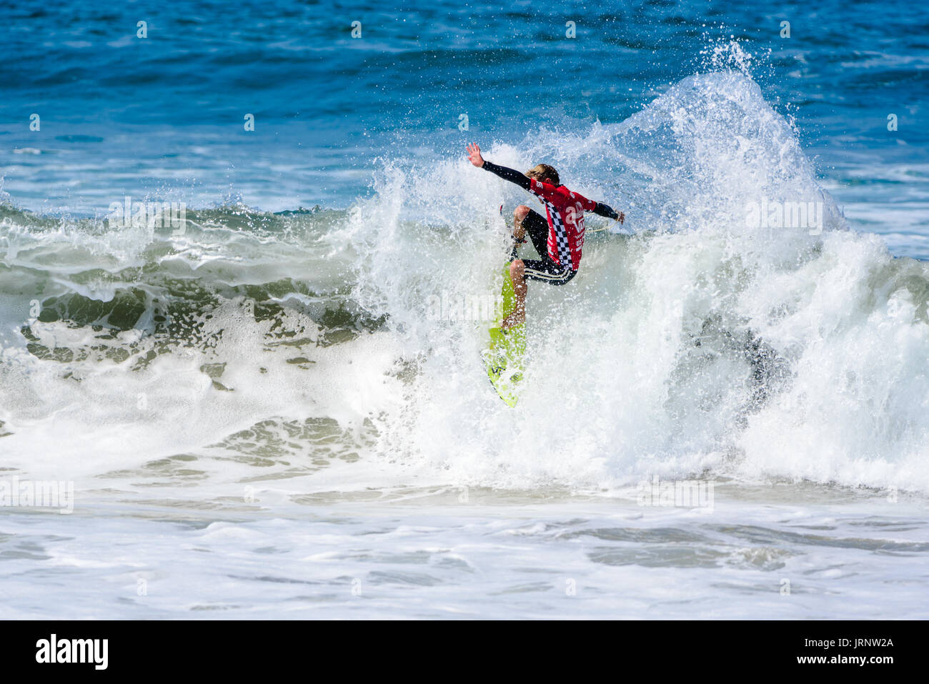 Huntington Beach, USA. 05 August, 2017. Patrick Gudauskas (USA) competes in round 5 at the 2017 VANS US Open of Surfing. Credit: Benjamin Ginsberg/Alamy Live News. Stock Photo