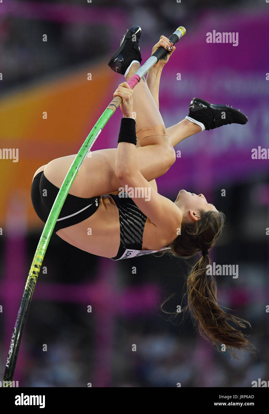 Eliza mccartney pole vault hi-res stock photography and images - Alamy