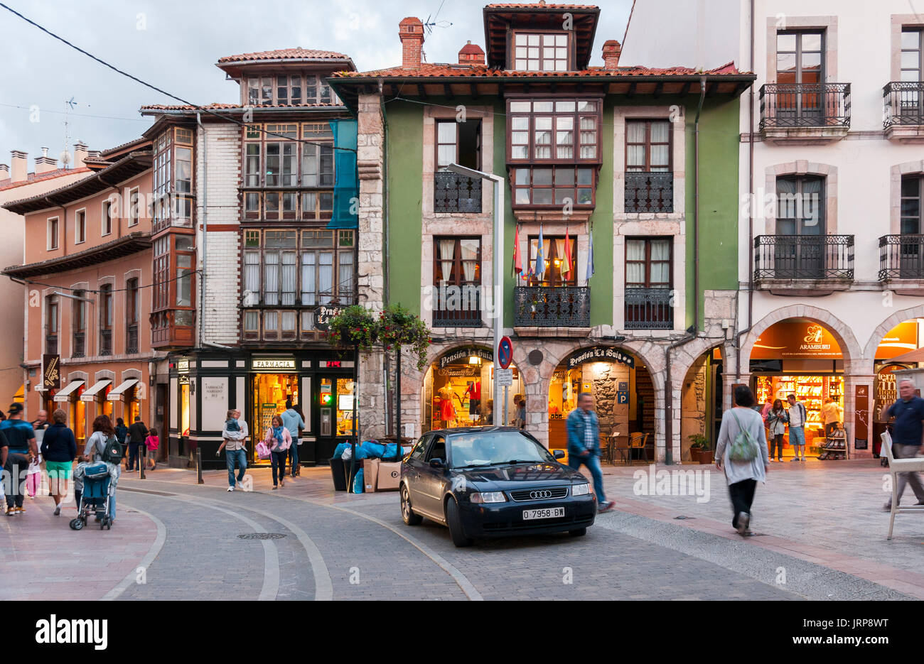 Arquitectura típica en la zona centro de Llanes. Asturias. España. Conjunto histórico artístico. Stock Photo