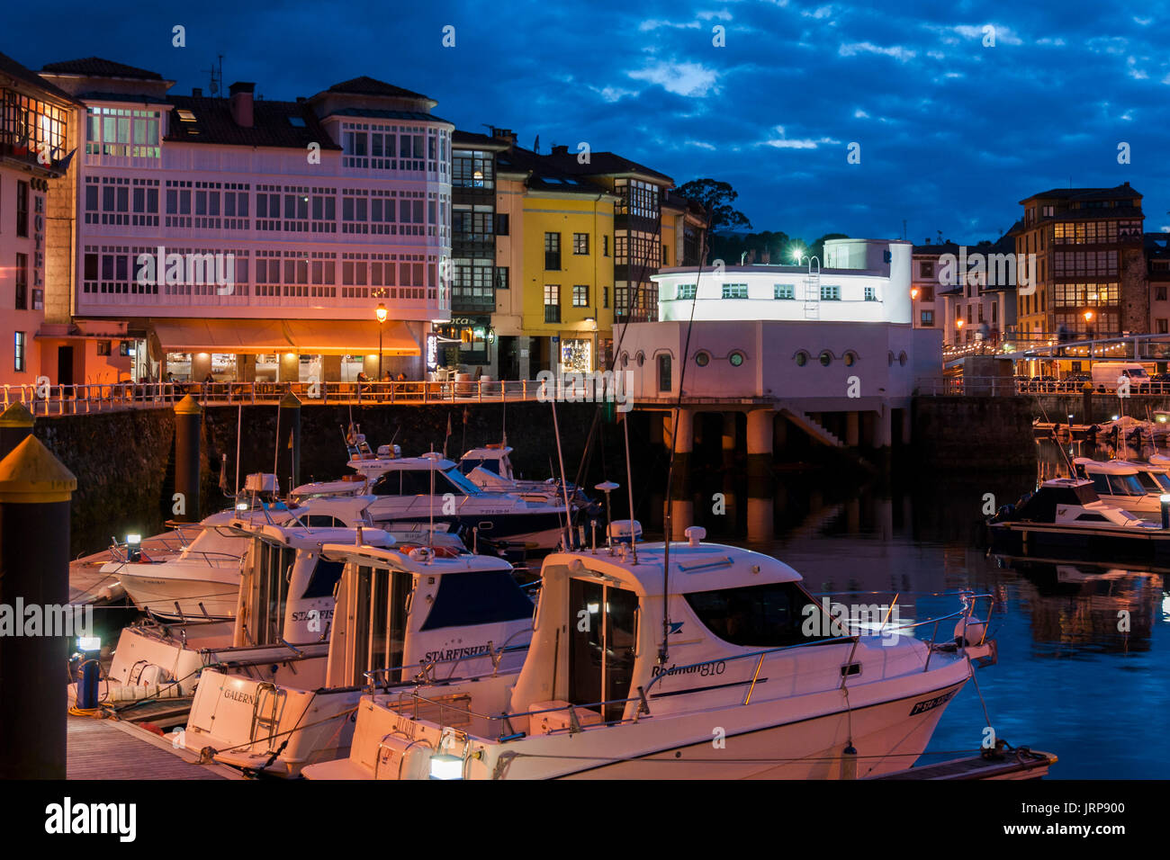 Puerto de Llanes por la noche. Asturias. España. Conjunto histórico artístico. Stock Photo