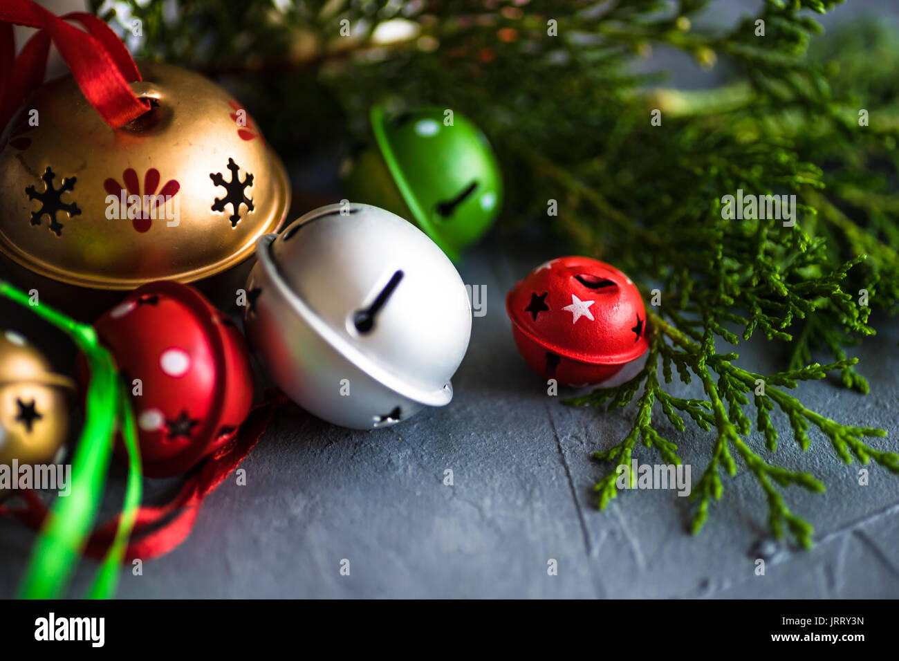 Shining christmas bells 4K wallpaper download, image size:1300x956