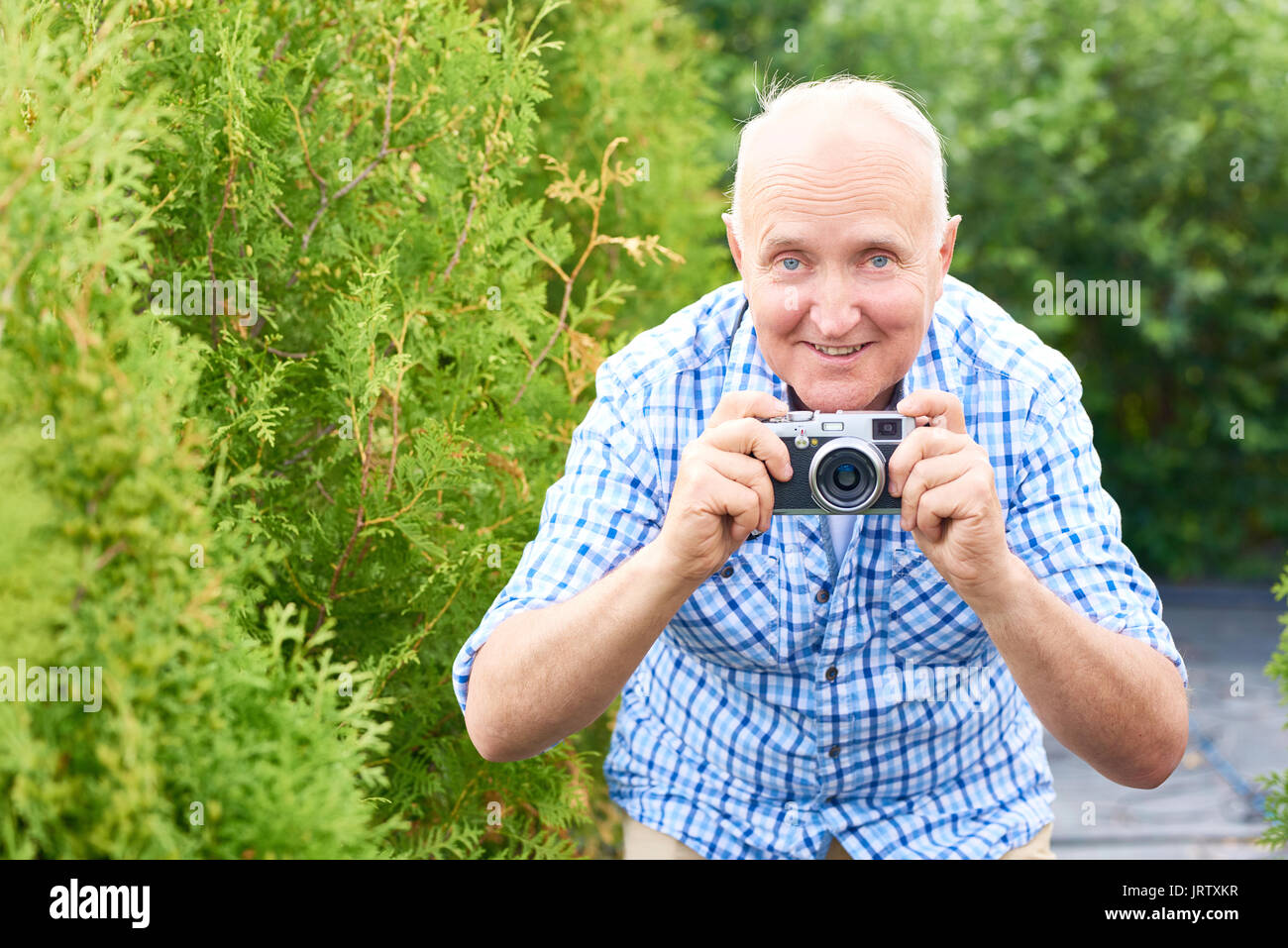Happy mature man traveler hi-res stock photography and images - Alamy