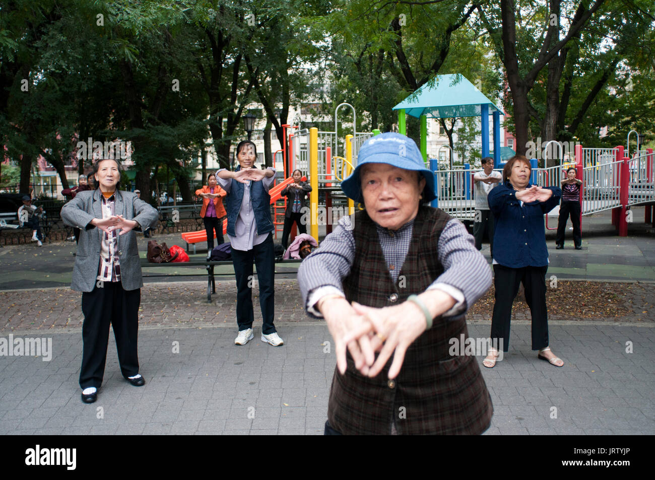Chinese people practice Tai Chi in Seward Park in the newly trendy Lower  East Side Chinatown neighborhood in NYC, Manhattan, New York, USA Stock  Photo - Alamy