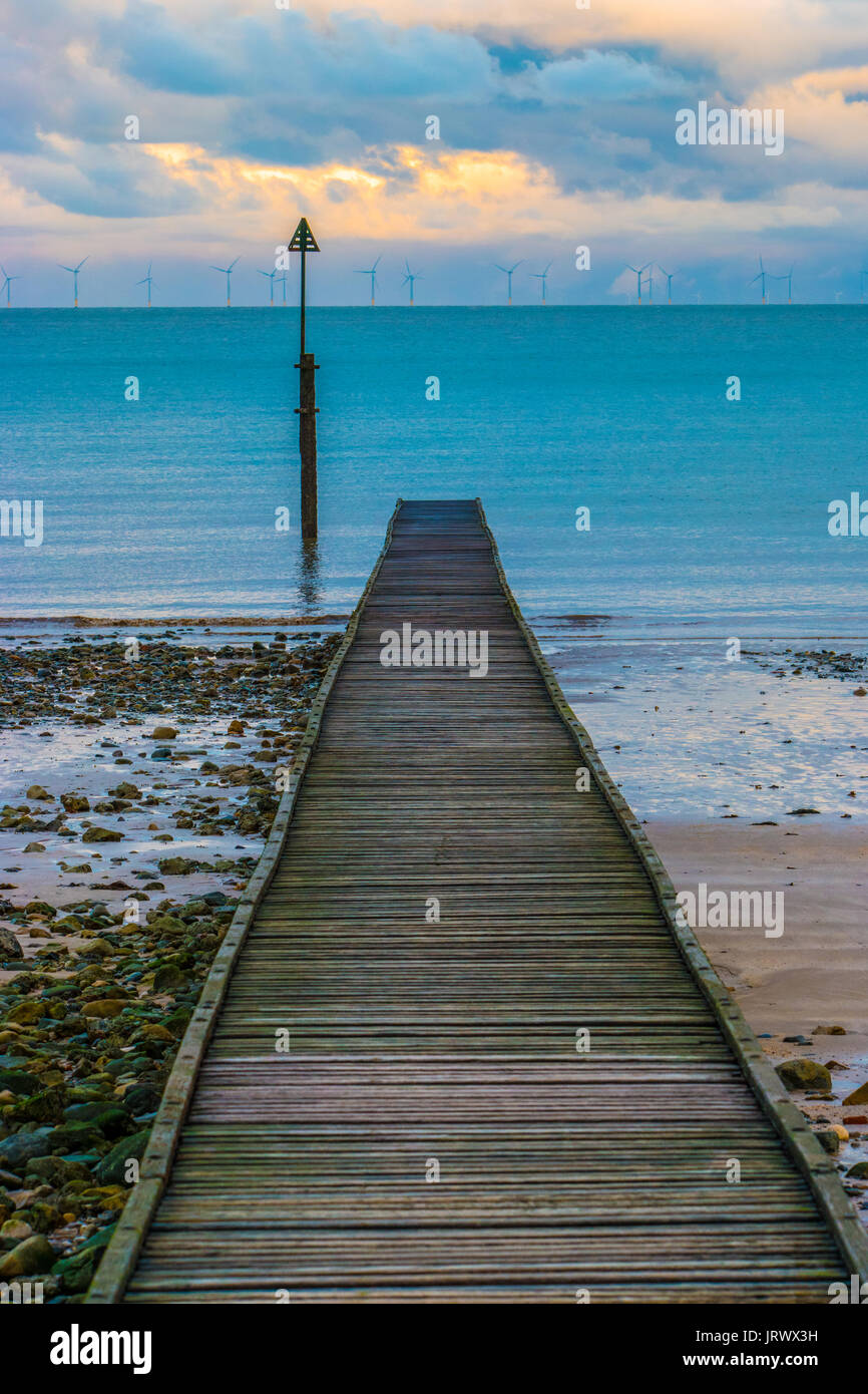 Jetty out to sea Stock Photo - Alamy