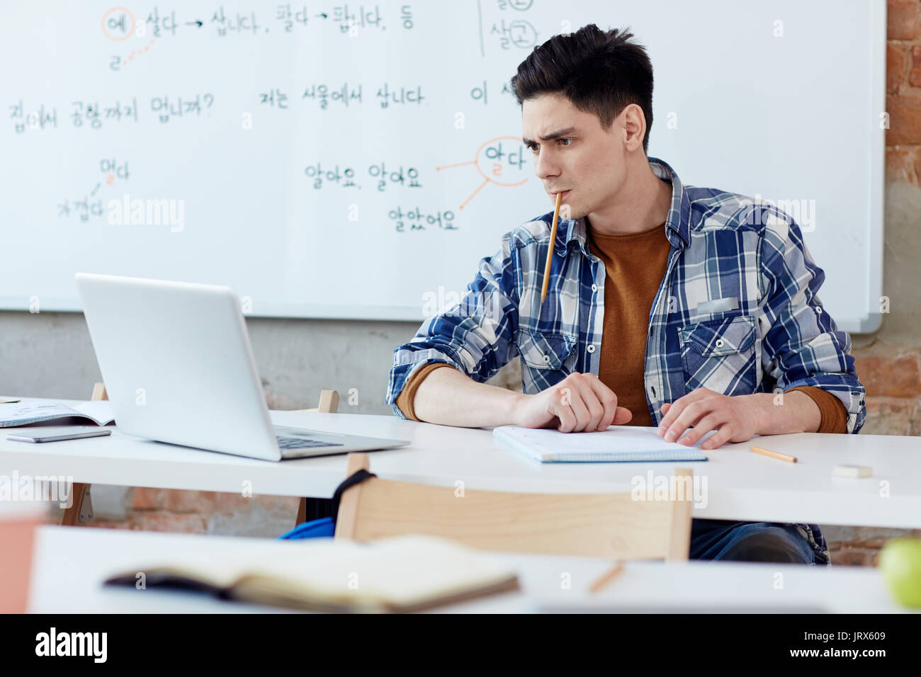 Task university hi-res stock photography and images - Alamy